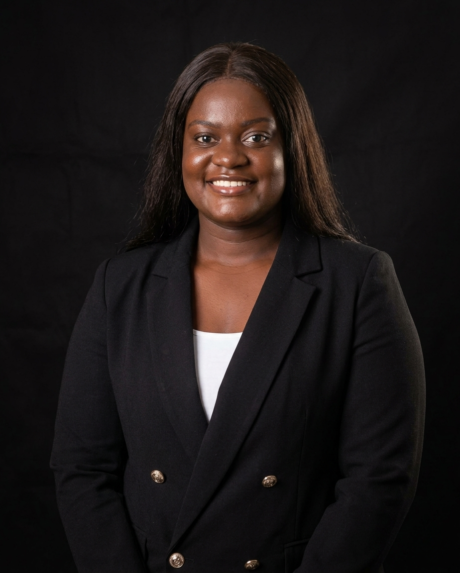 Professional portrait of Nicole Macauley